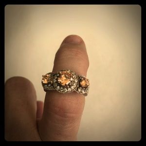 Beautiful Gold Diamond Ring.